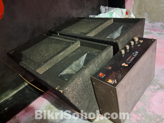 একটা সেট সহ দুইটা ১২